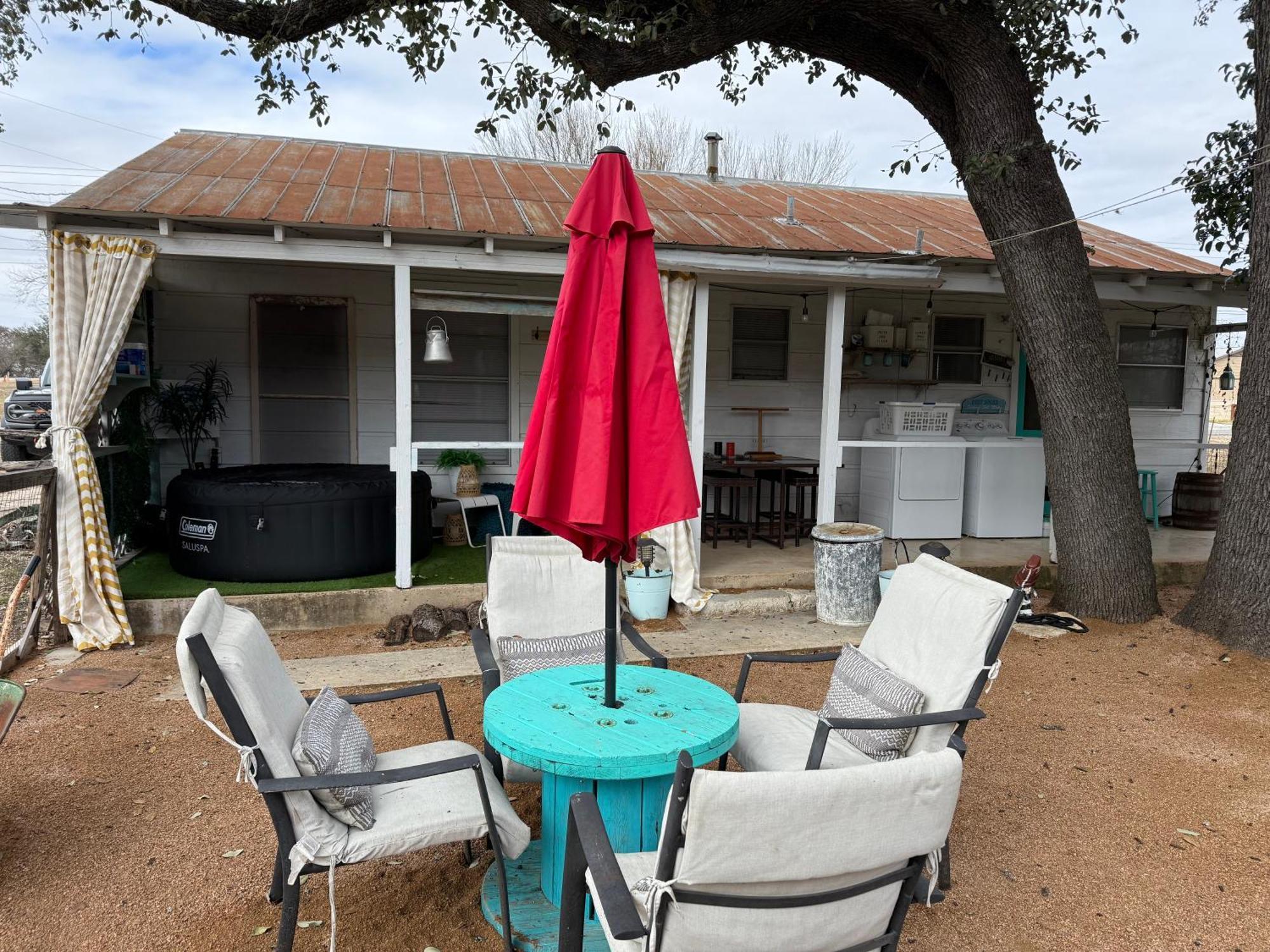 Pecan St. Parlor Haus Downtown Bandera, Tx Exterior photo